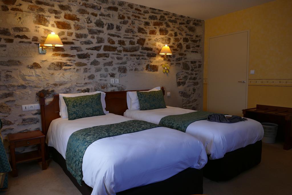 Logis Hotels Le Champalud Restaurant La Citadelle Oree-d'Anjou Rom bilde