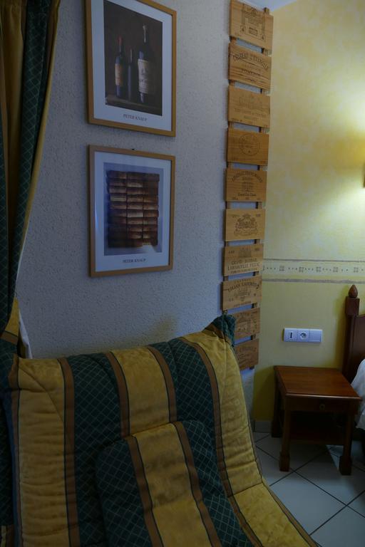 Logis Hotels Le Champalud Restaurant La Citadelle Oree-d'Anjou Rom bilde