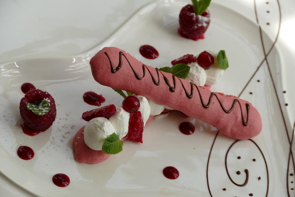 Logis Hotels Le Champalud Restaurant La Citadelle Oree-d'Anjou Eksteriør bilde