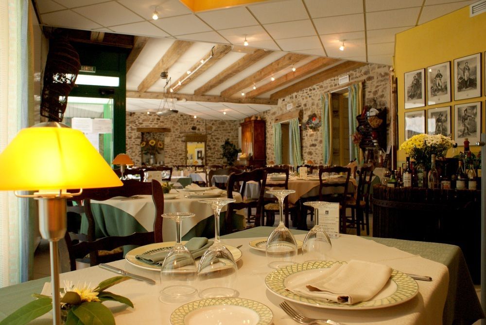 Logis Hotels Le Champalud Restaurant La Citadelle Oree-d'Anjou Eksteriør bilde