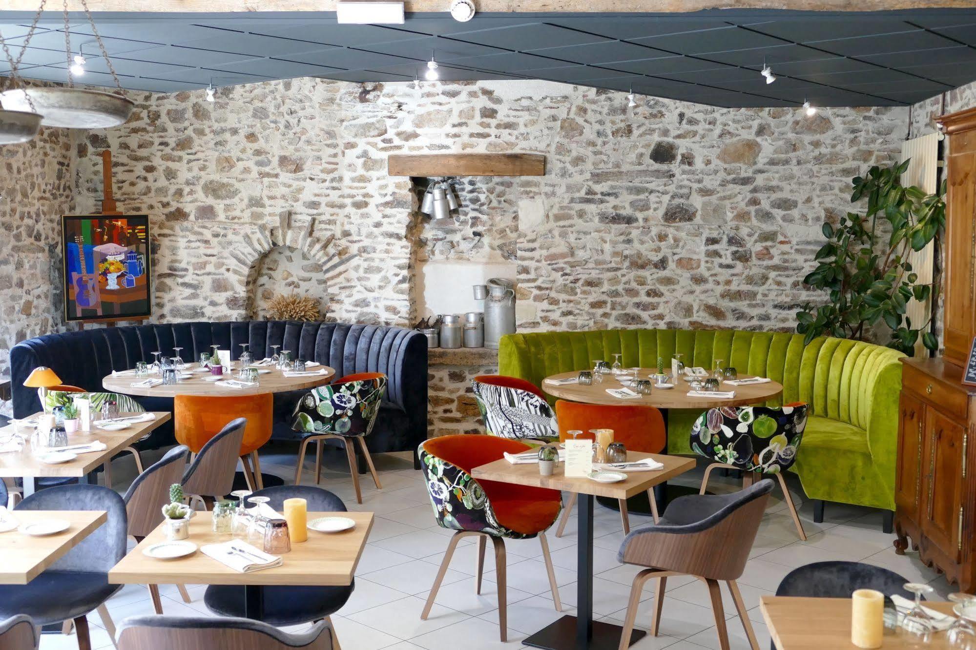 Logis Hotels Le Champalud Restaurant La Citadelle Oree-d'Anjou Eksteriør bilde