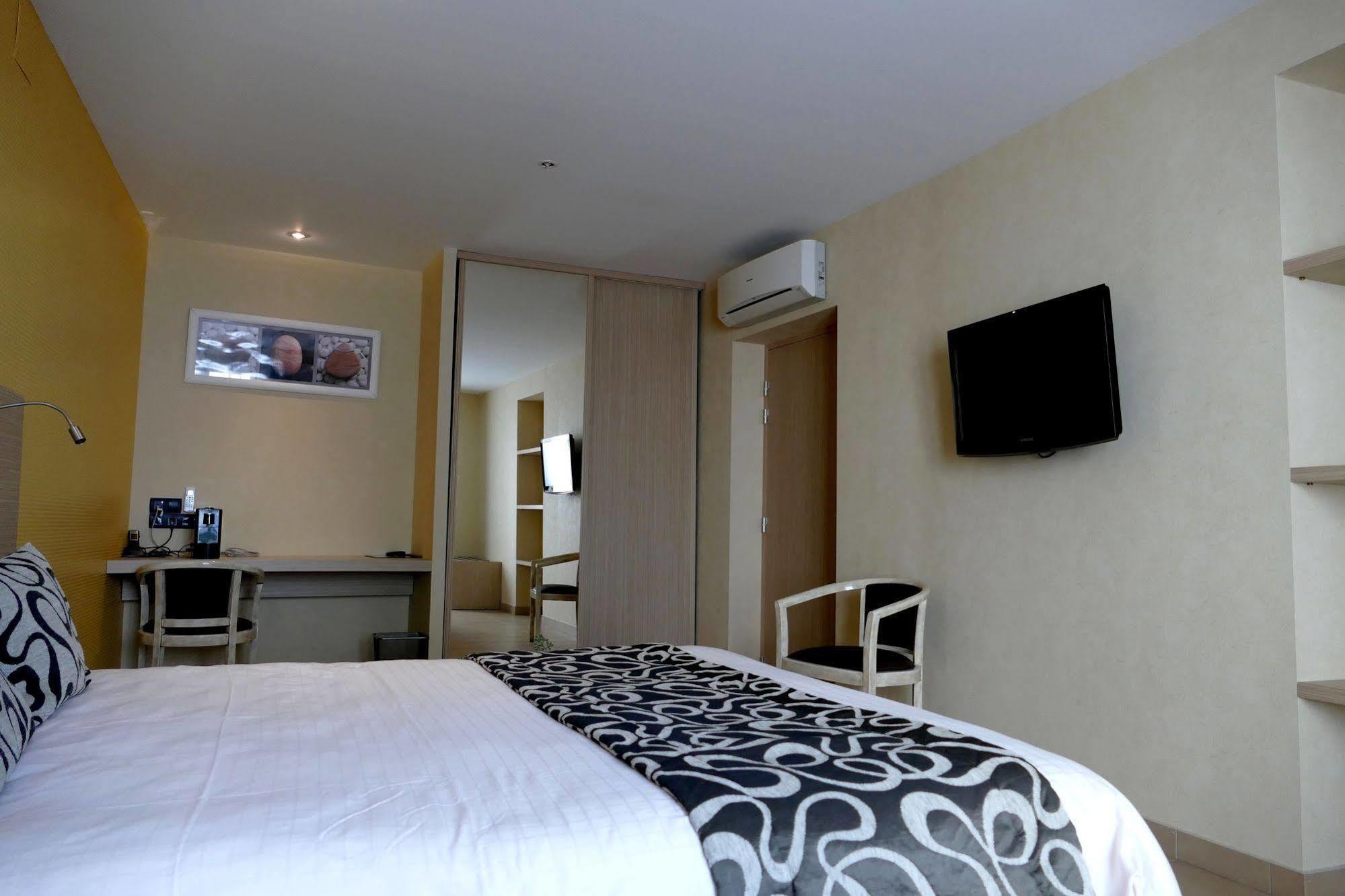 Logis Hotels Le Champalud Restaurant La Citadelle Oree-d'Anjou Eksteriør bilde