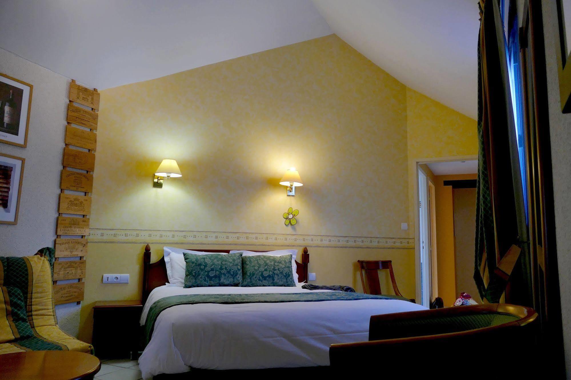 Logis Hotels Le Champalud Restaurant La Citadelle Oree-d'Anjou Eksteriør bilde