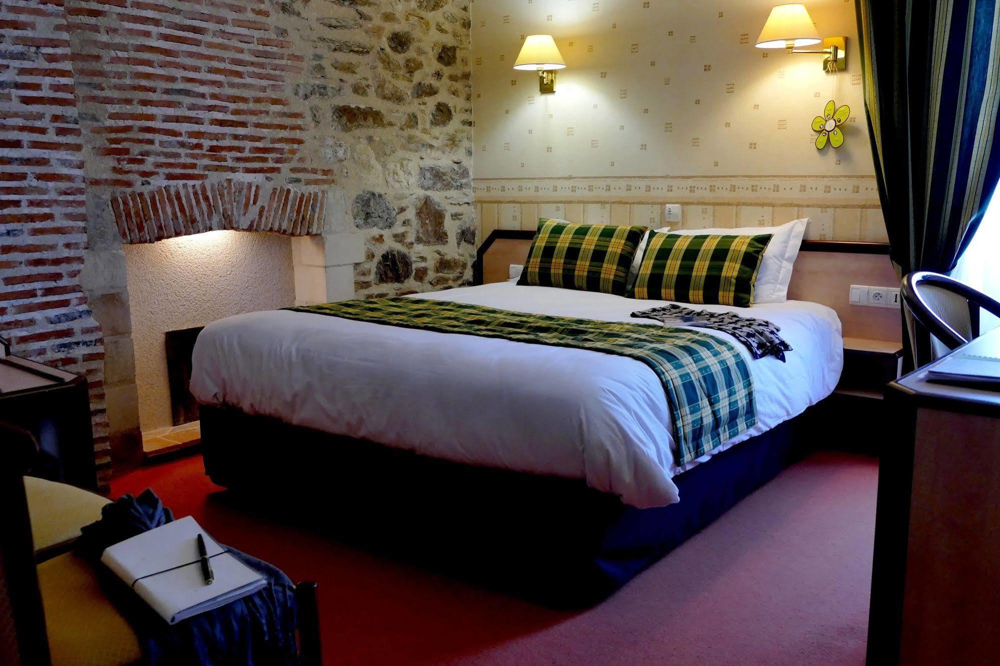 Logis Hotels Le Champalud Restaurant La Citadelle Oree-d'Anjou Eksteriør bilde