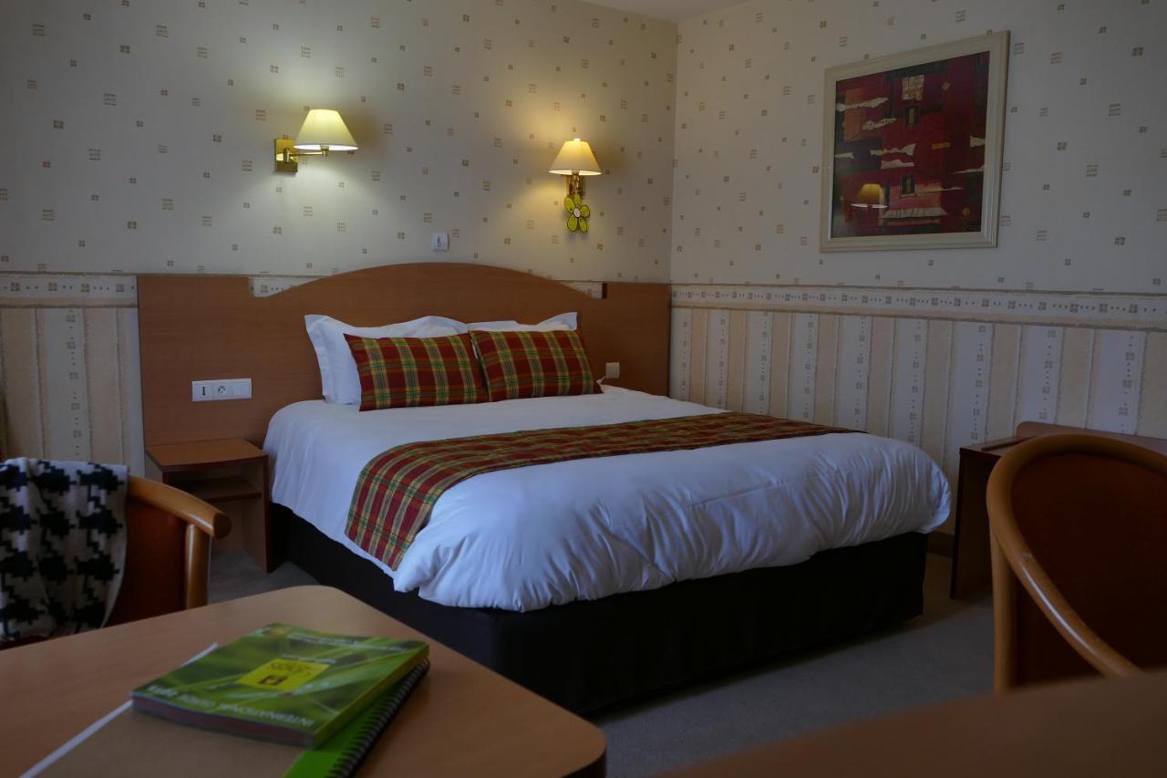 Logis Hotels Le Champalud Restaurant La Citadelle Oree-d'Anjou Eksteriør bilde